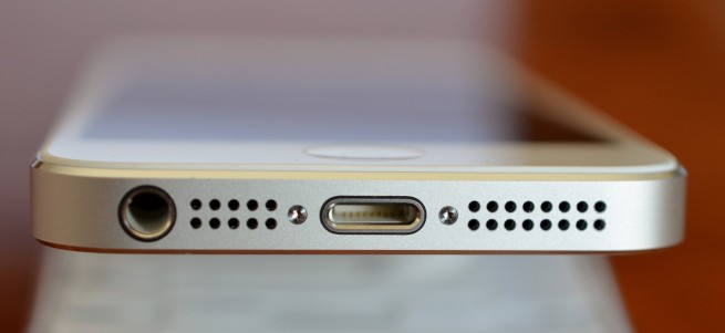a clean iPhone charging port